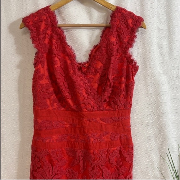 Tadashi Shoji Red Lace Pencil Dress Size 8 - Picture 4 of 12